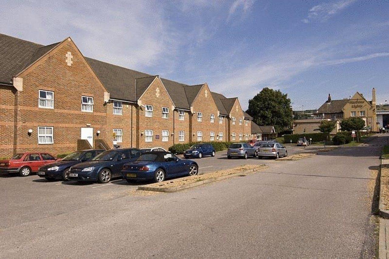 Premier Inn Portsmouth North Harbour Екстериор снимка
