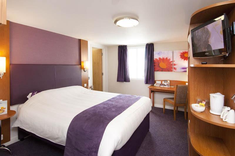 Premier Inn Portsmouth North Harbour Екстериор снимка