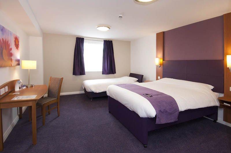 Premier Inn Portsmouth North Harbour Екстериор снимка