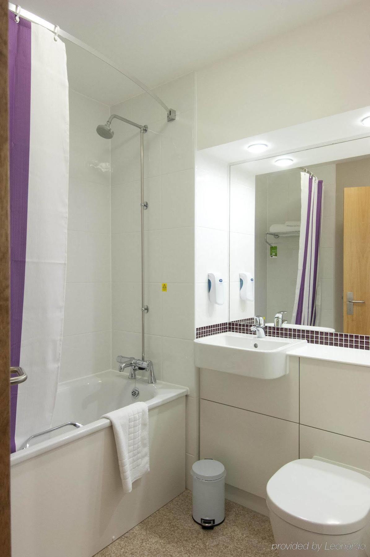 Premier Inn Portsmouth North Harbour Екстериор снимка